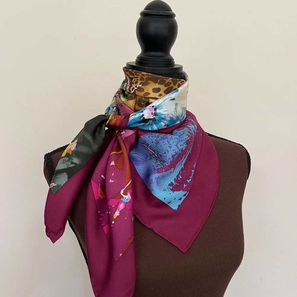 New Salvatore Ferragamo Scarf Leo in Garden Silk Wrap